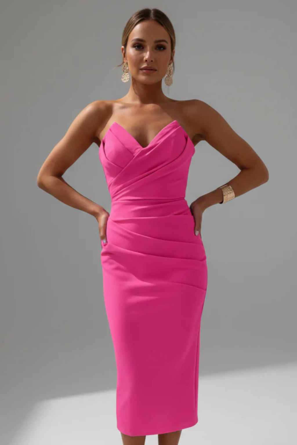 Women’s Ruched Sweetheart Midi Dress with Fitted Silhouette