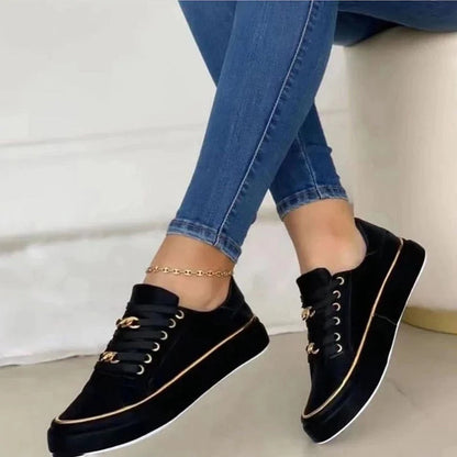 Minimalist Casual Sneakers with Gold Detail