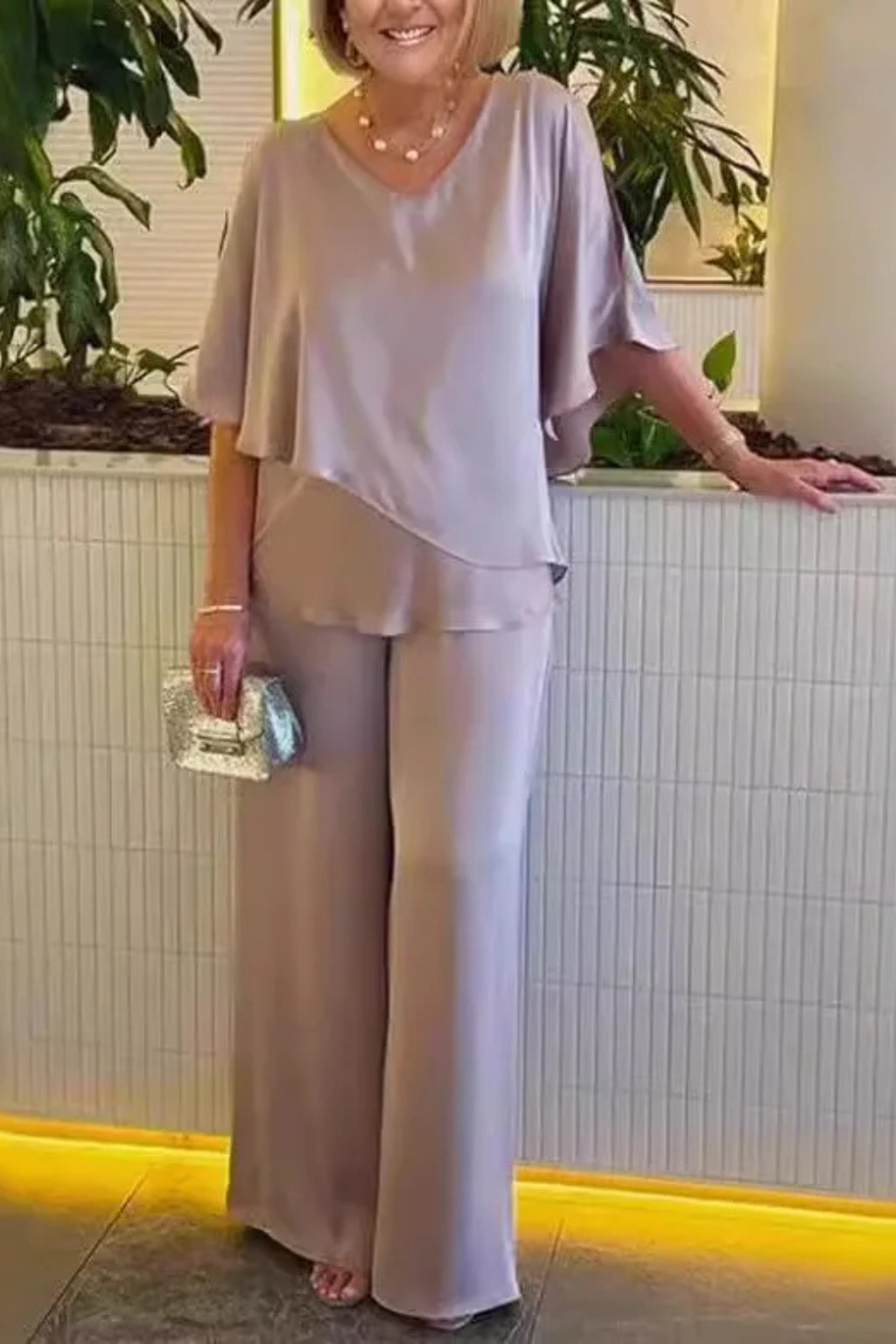Elegant Women’s Two Piece Set V Neck Batwing Sleeve Top Wide Leg Trousers