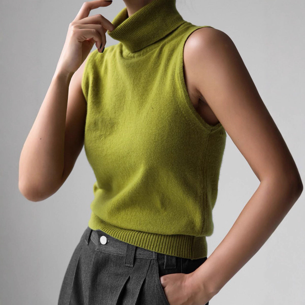 Women's Sleeveless Mock Neck Knit Top
