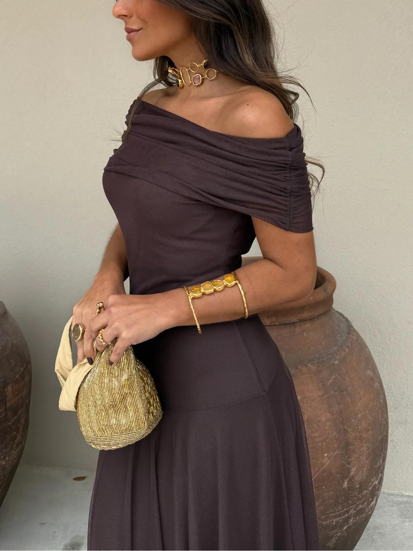 Women's Elegant Off-Shoulder Maxi Dress with Flowing A-Line Silhouette