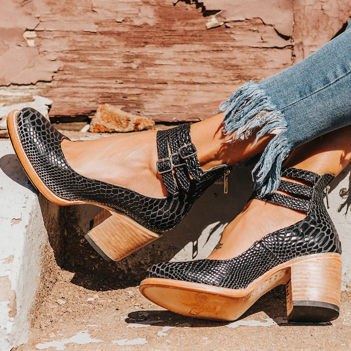 Women’s Vintage Buckle Strap Block Heel Shoes