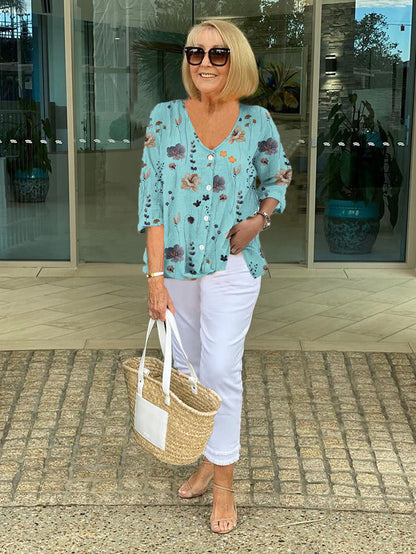 Women's Relaxed Floral V-Neck Three-Quarter Sleeve Top