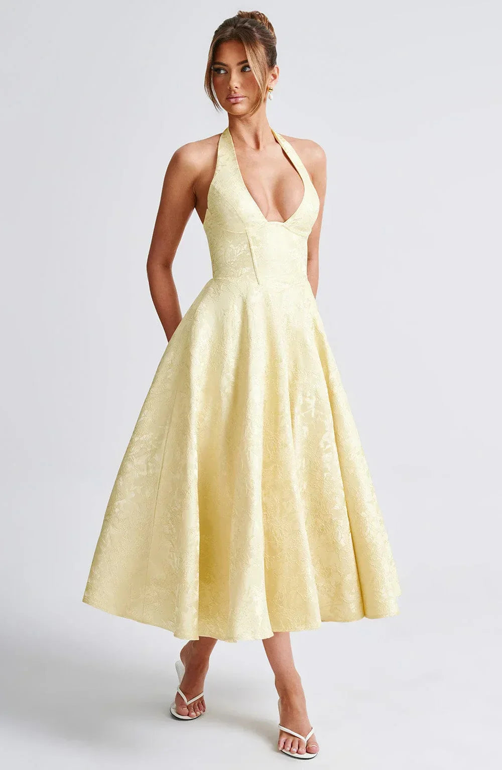 Women’s Halter Neck Midi Party Dress with Flared Skirt and Elegant Open Back