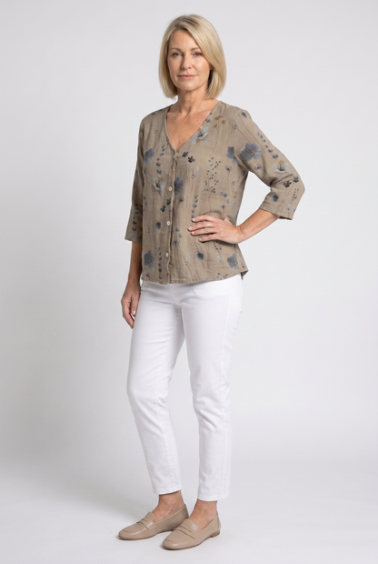 Women's Relaxed Floral V-Neck Three-Quarter Sleeve Top